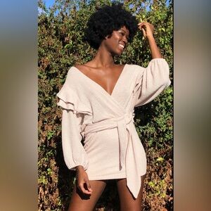 Saylor Cream Ruffle Sleeve Sweater Dress Belted V Neck Knit EUC Medium